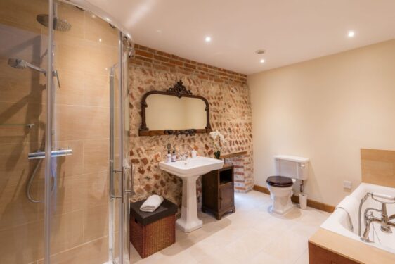 Main bathroom